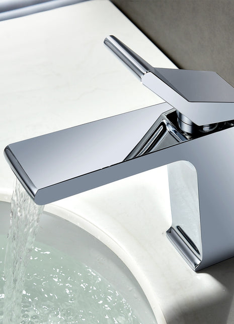 Chrome Bathroom Sink Faucet Single Handle Single Hole Lavatory Faucet with overflow pop up drain