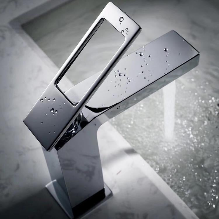 Chrome Single handle bathroom basin faucet with pop up overflow brass drain